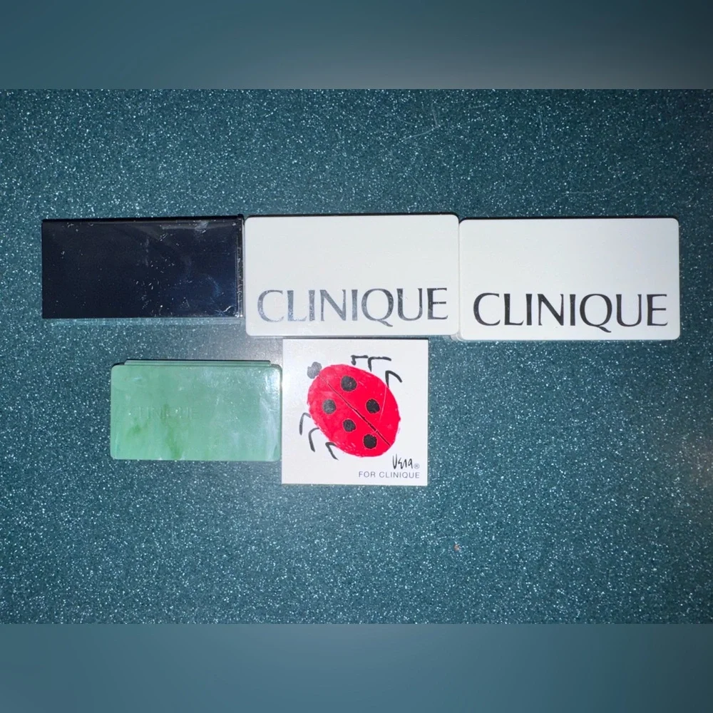 5 Clinique Eyeshadow Palette with Pink, Blue, and Brown Shades